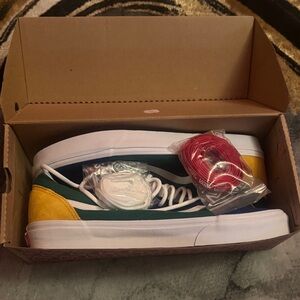 Vans men Sneakers in Green and Yellow